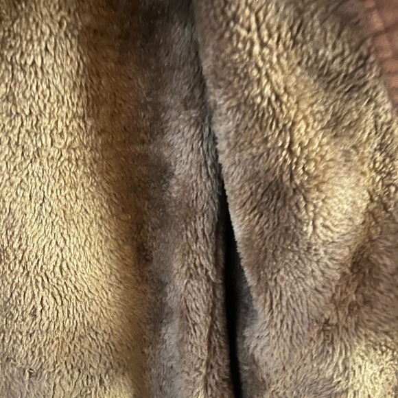 Men's Brown Corduroy Jacket with Faux Fur Lining
Vintage brown - Picture 3 of 8